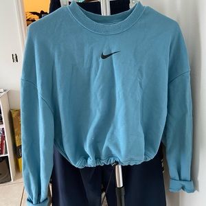nike cropped sweatshirt !!
